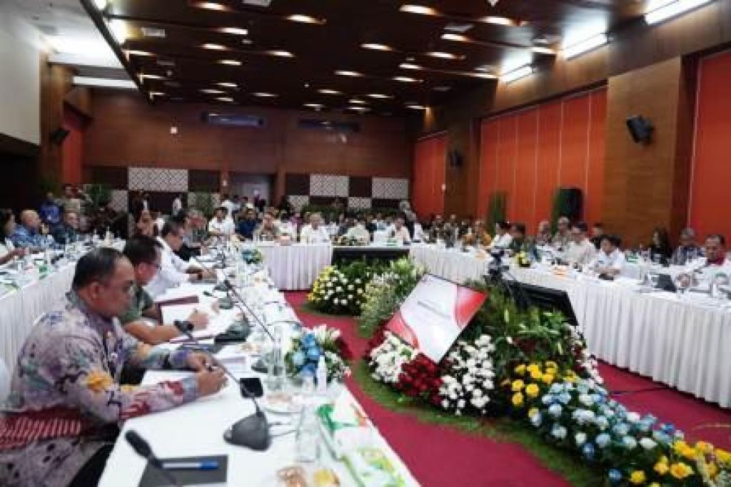 Rapat Koordinasi Panitia Nasional Persiapan KTT KE 43 ASEAN