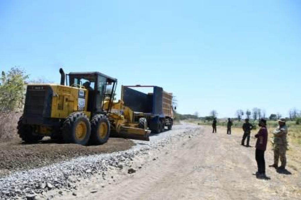 Pembangunan infrastruktur berupa pengerasan atau pengaspalan  jalan untuk kendaraan tempur