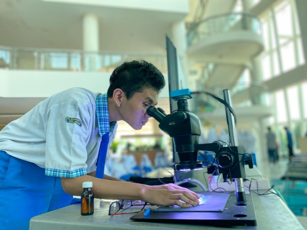 Uji laboratorium mikro plastik