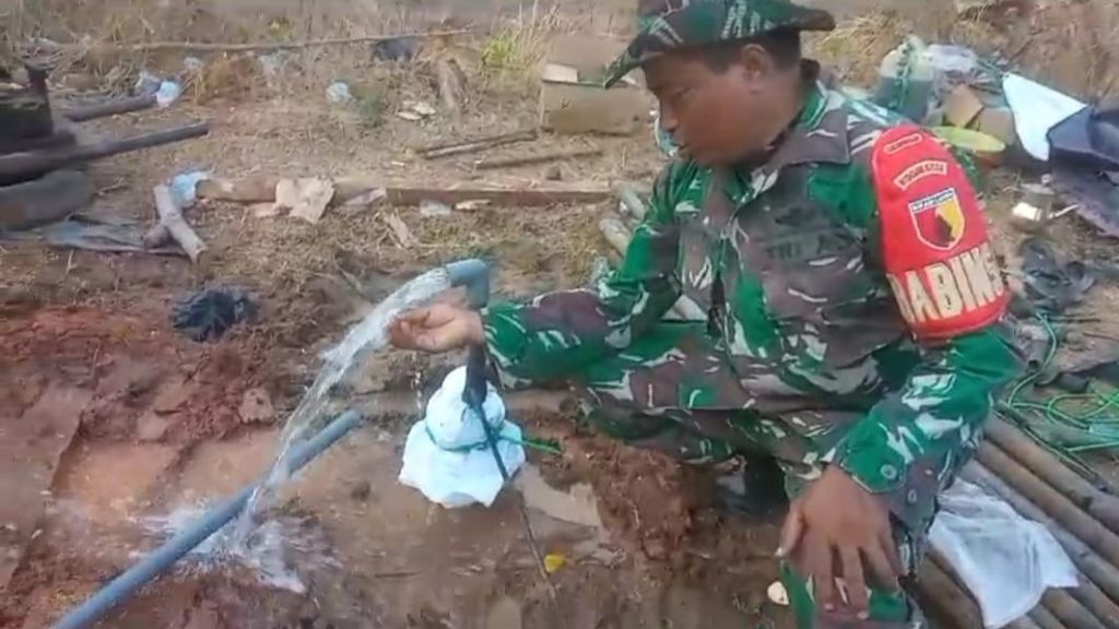 Bantuan air di Desa Banyualet