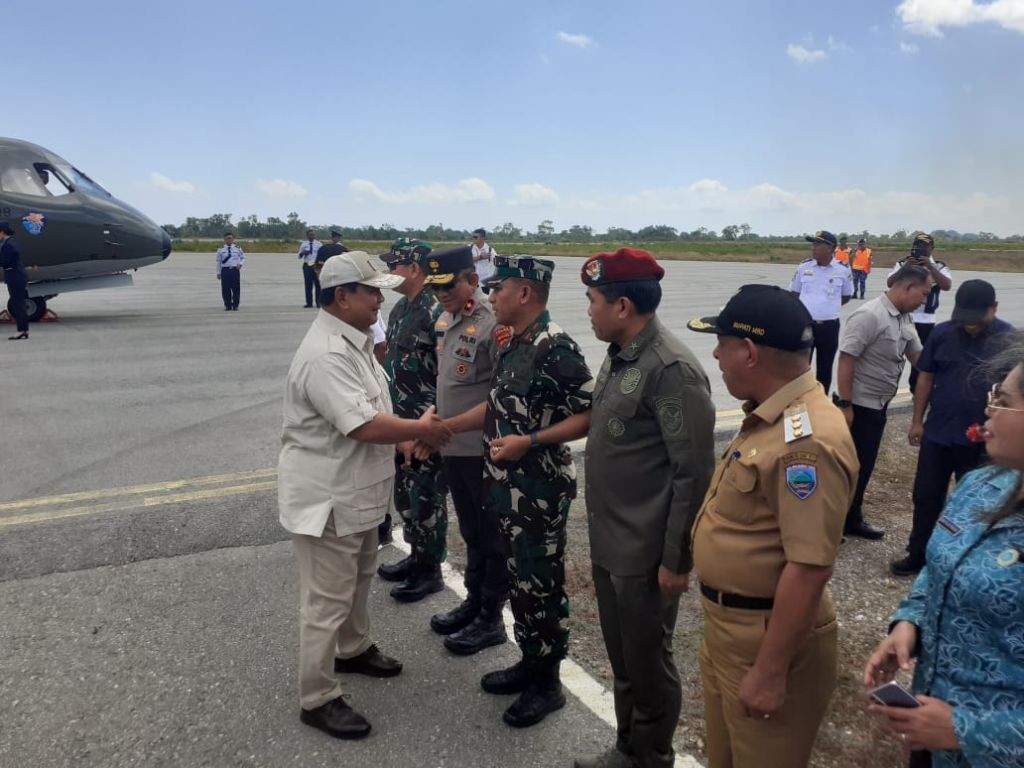 Kunjungan Menteri Pertahanan dalam Peresmian Bantuan Sumur Bor di Pulau Moa