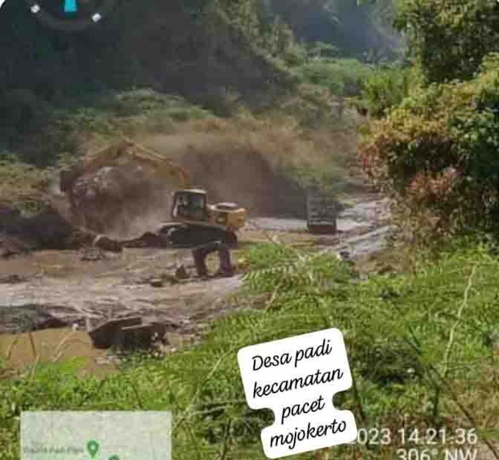 Galian c di Desa Padi, Kecamatan Pacet, Kabupaten Mojokerto