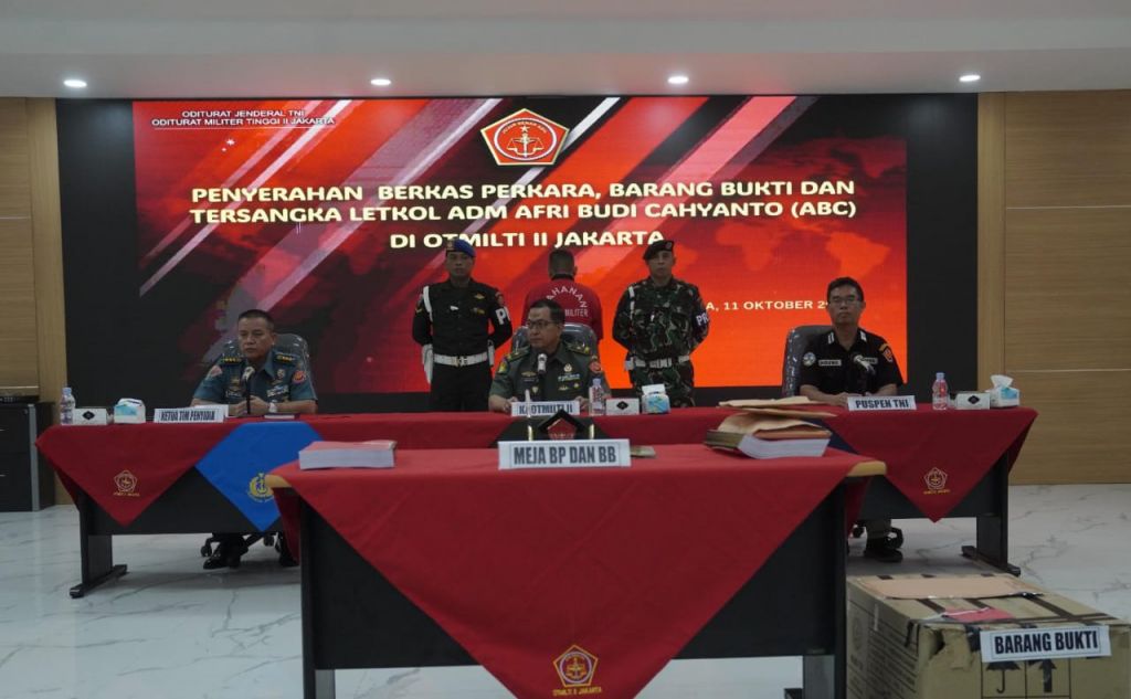 Penyerahan tersangka, berkas perkara, berikut barang bukti mantan Koorsmin Kabasarnas, Letkol ABC