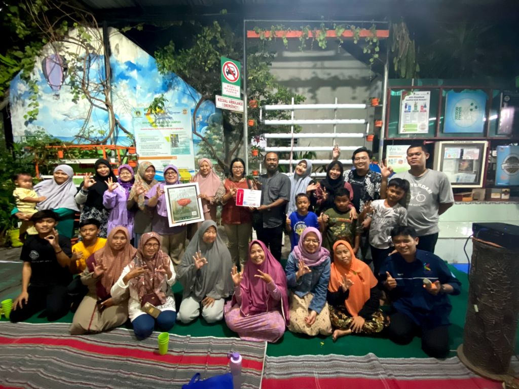 Warga Kampung SIBA nobar Film Urban Oasis