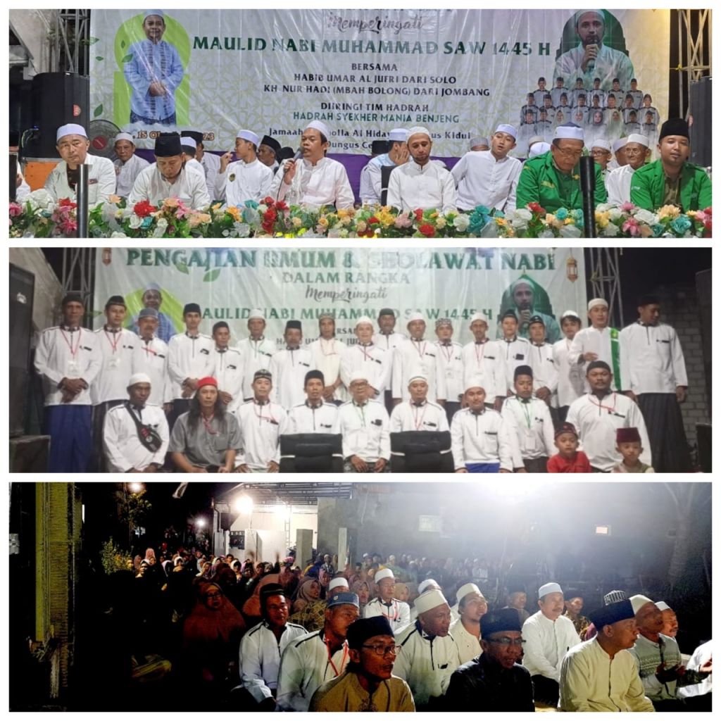 Acara bersholawat dalam rangka peringatan Maulid Nabi Mukhammad SAW. 
