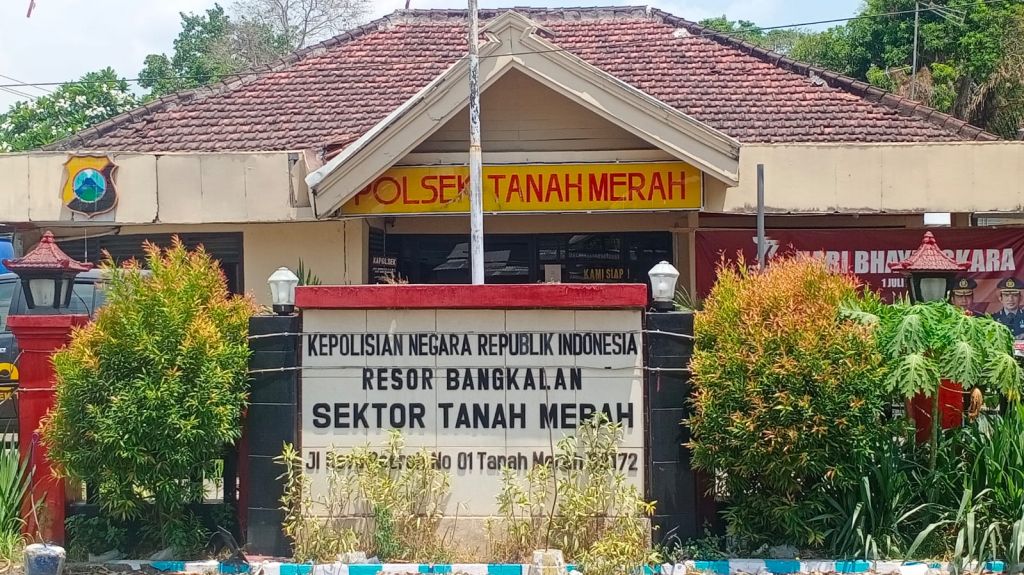 Markas Polsek Tanah Merah