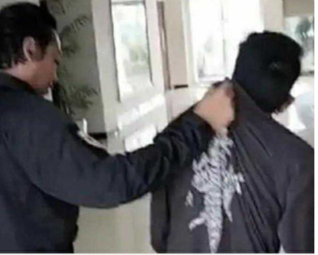Pelaku penjambretan dibawa anggota Polres Gresik