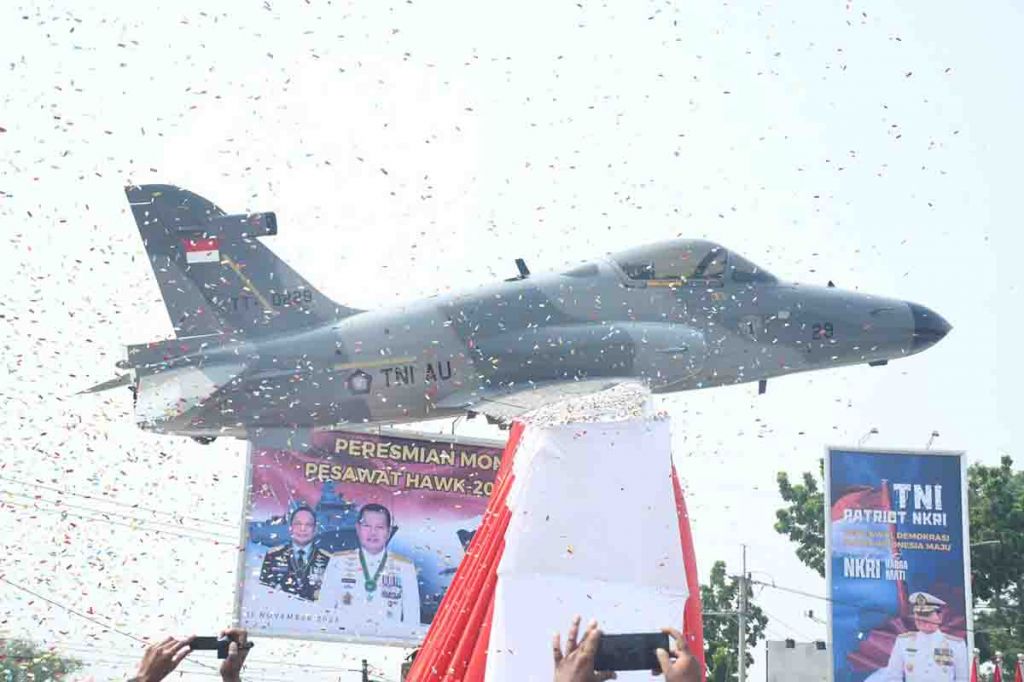 Monumen Pesawat Hawk 200 TT-0029