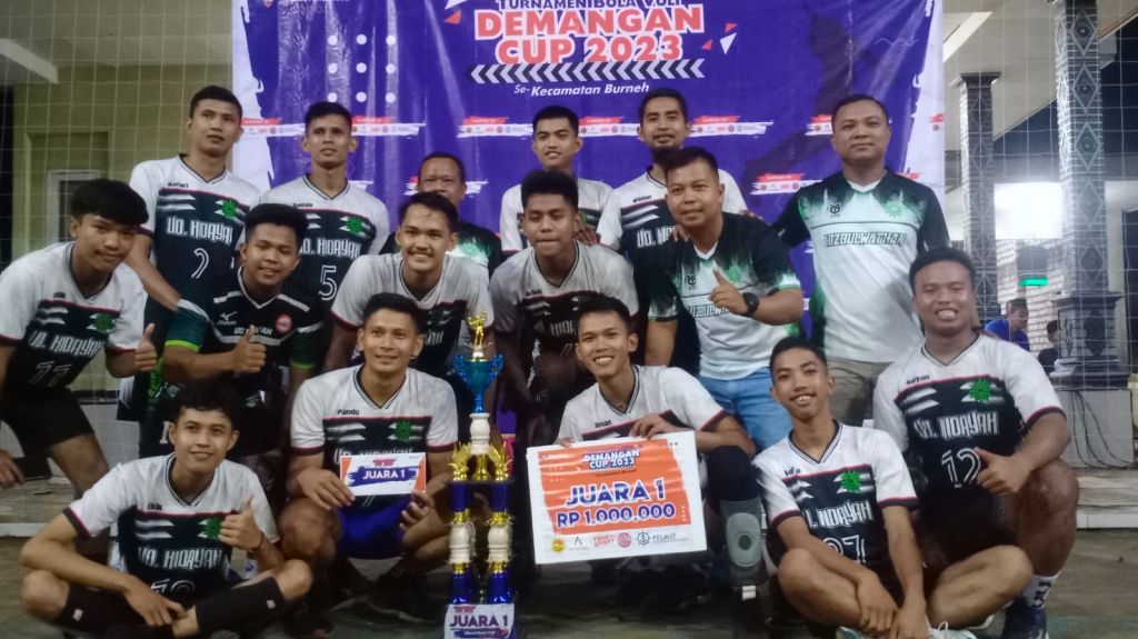 Para juara lomba voli Demangan Cup