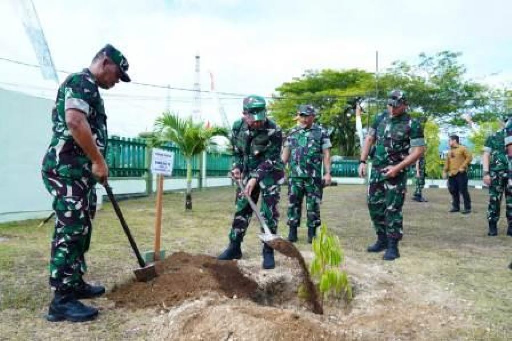 Panglima TNI mengunjungi Markas Komando Resor Militer 173/Praja Vira Braja