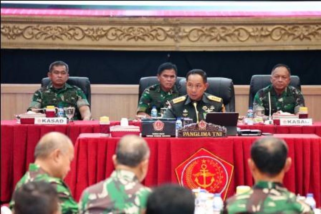 Agus Subiyanto saat memberikan arahan dalan kegiatan Entry Briefing