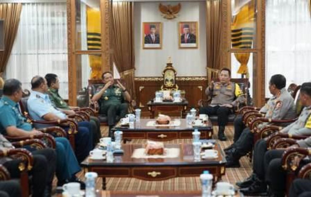 Jenderal TNI Agus Subiyanto berkunjung ke Mabes POLRI