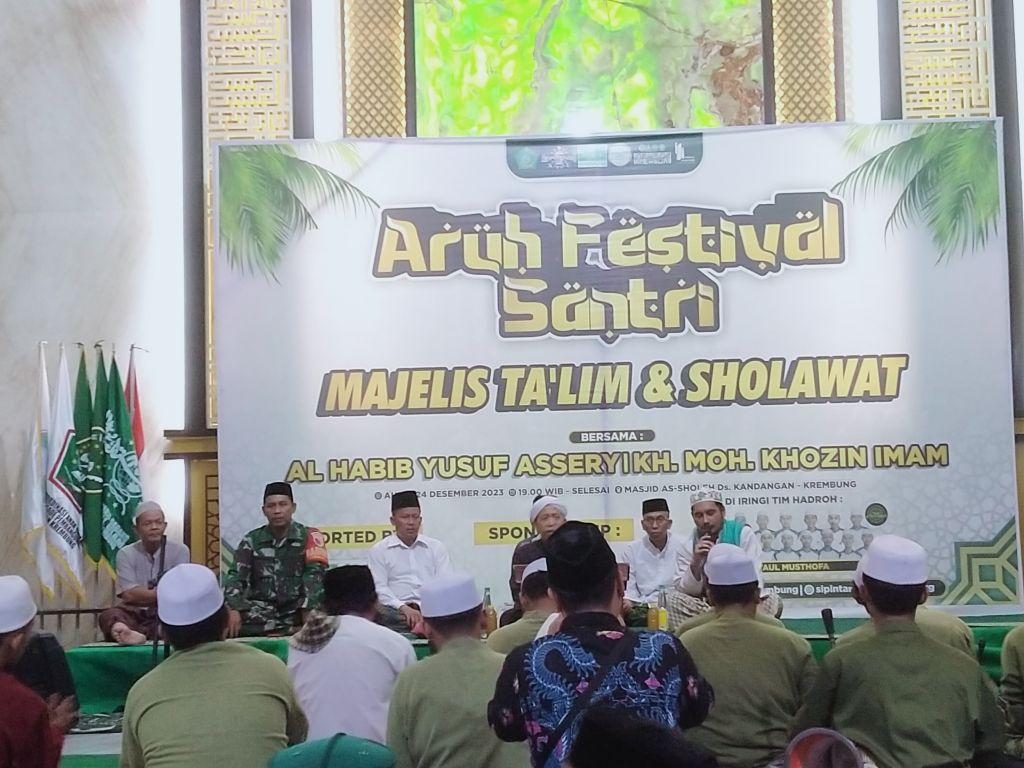 Kegiatan keagamaan dalam "Aruh Festival Santri Majelis Ta'lim & Sholawat"