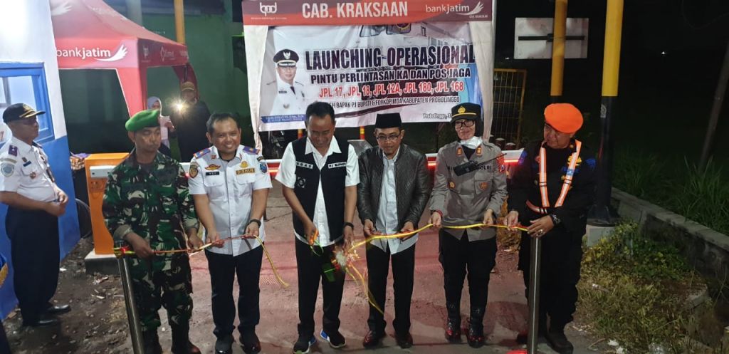 Palang pintu perlintasan sebidang JPL