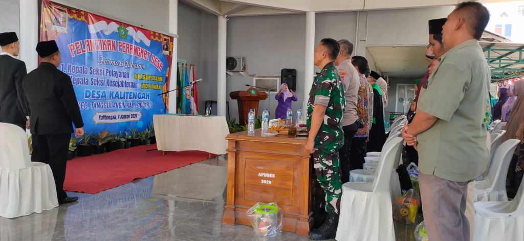 Pelantikan perangkat Desa Kalitengah