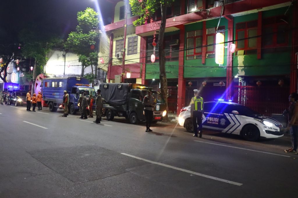 Polres Pelabuhan Tanjungperak menggelar patroli skala besar