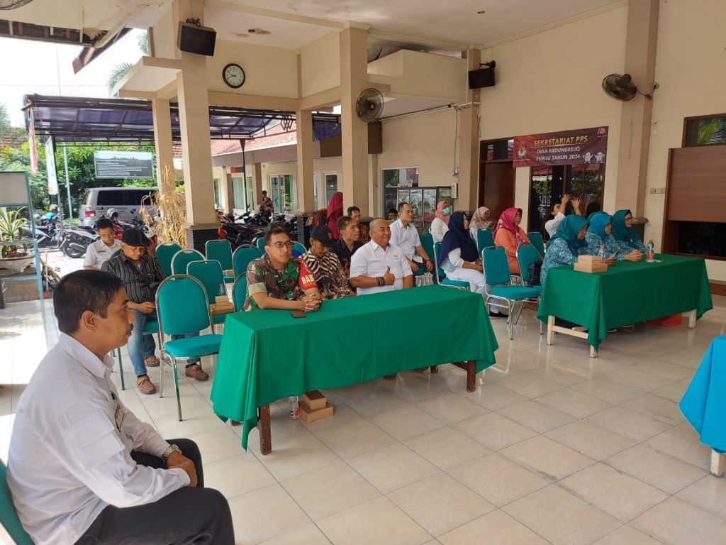 Serma Hanisdi, menghadiri prosesi pengukuhan dan pengambilan sumpah anggota BPD