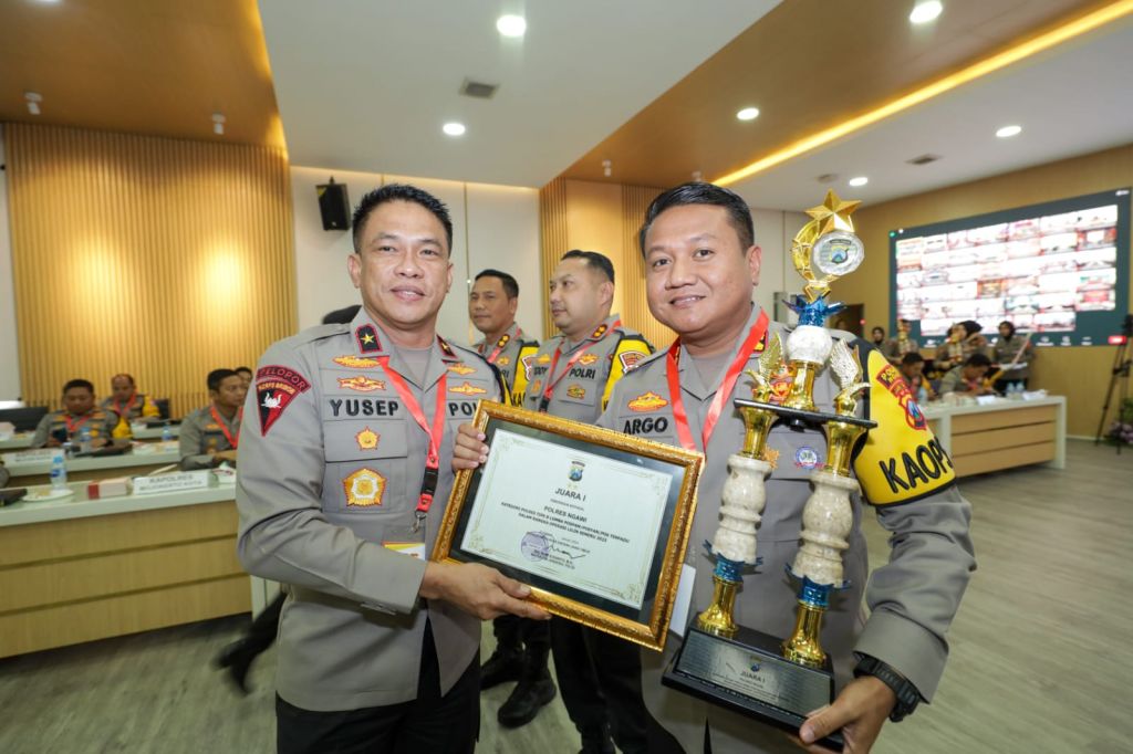 Polres Ngawi membuat pos pelayanan di beberapa titik