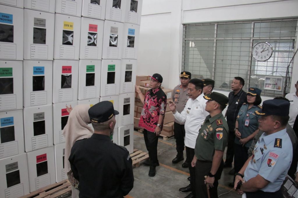 Forkopimda Kota Malang melakukan pengecekan gudang logistik KPU