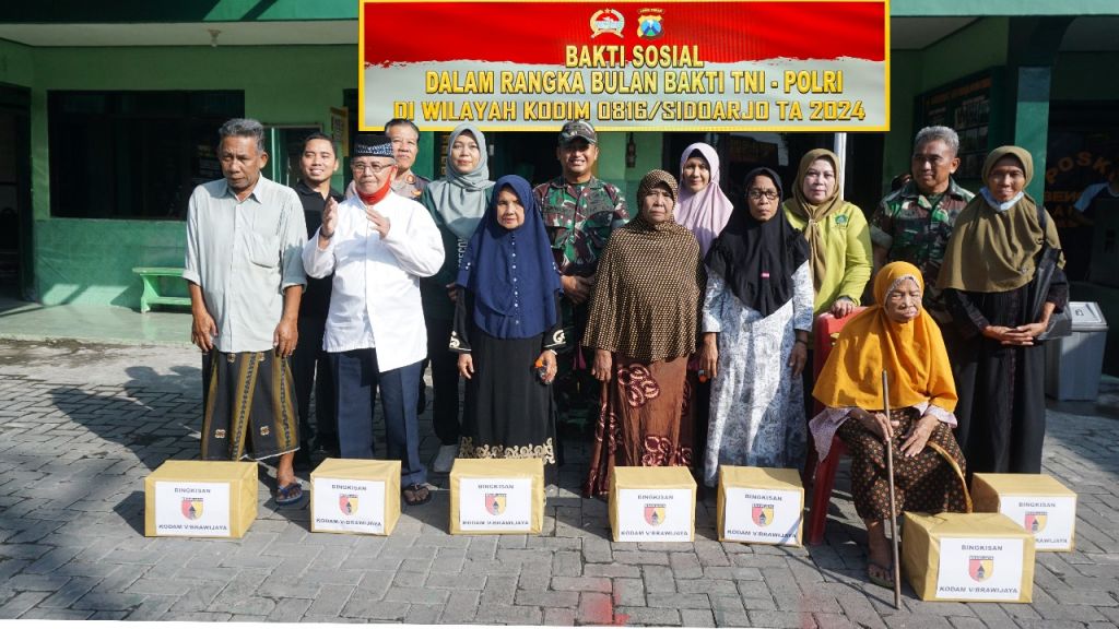 Pembagian sembako di Kabupaten Sidoarjo