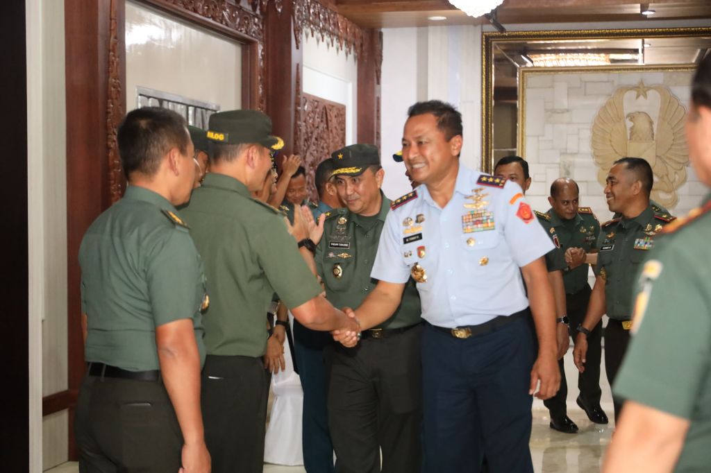 Mayjen TNI Rafael Granada Sambut Kunjungan Kerja Pangkogabwilhan II