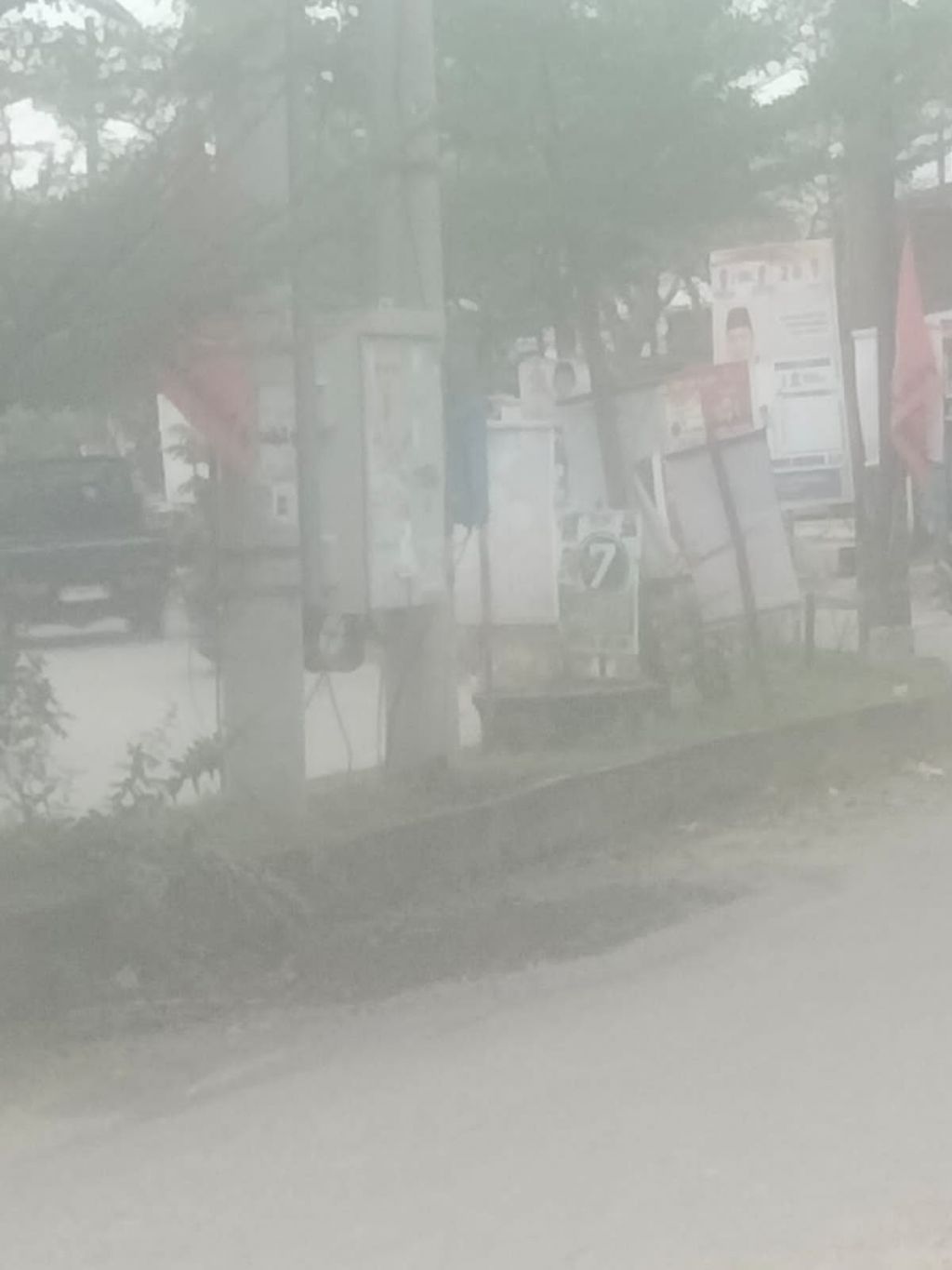 Penampakan baliho yang belum dilepas 