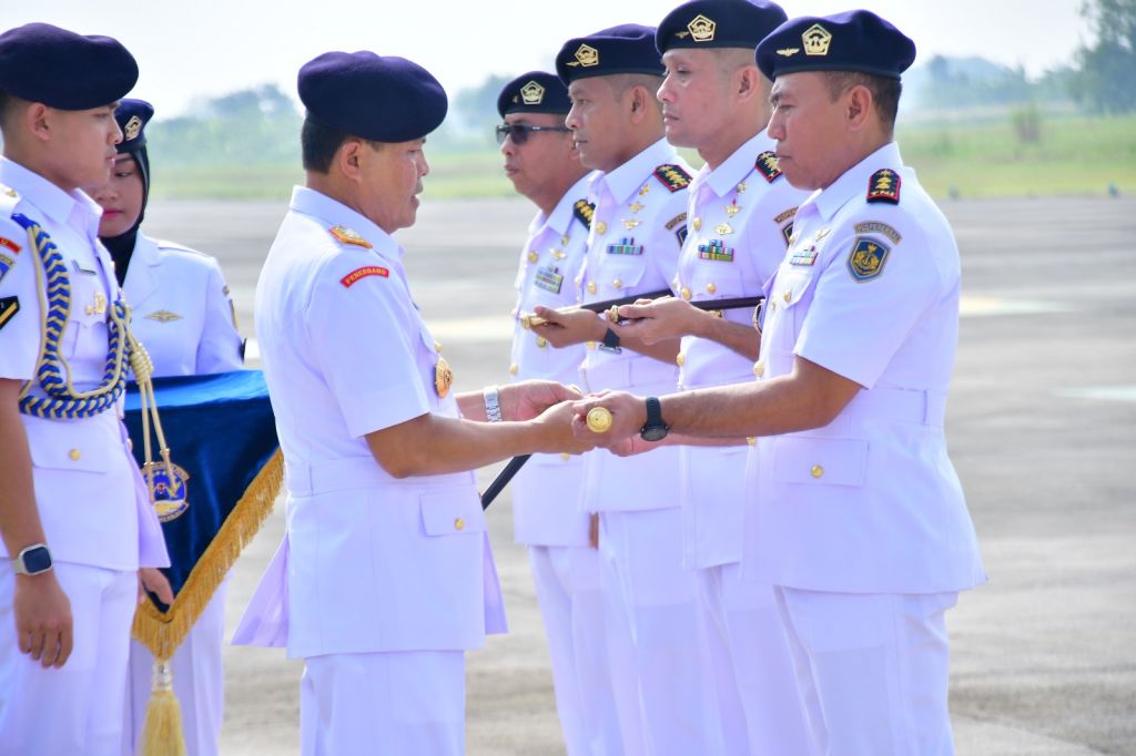Prosesi sertijab tiga Komandan Satuan Puspenerbal