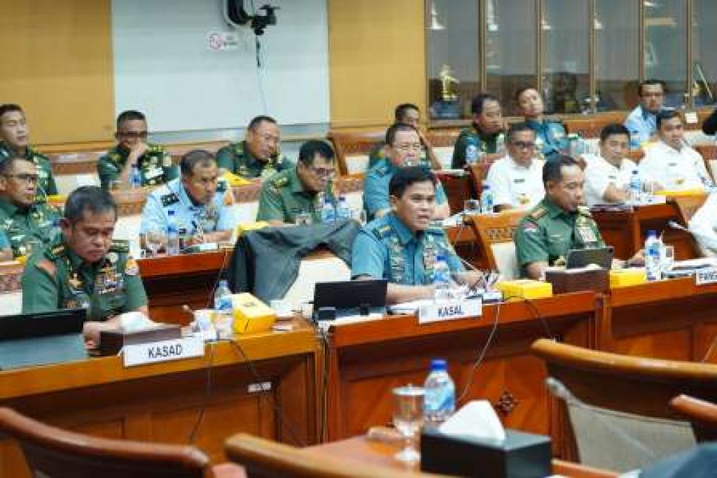 Panglima TNI saat menggelar rapat dengan Komisi I DPR RI di Jakarta