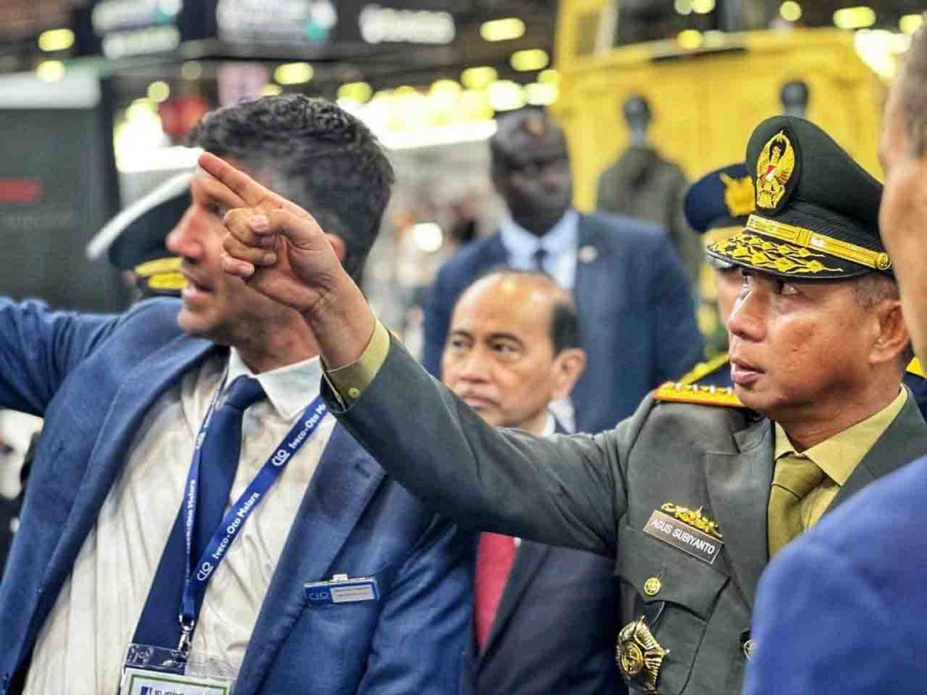 Panglima TNI Jenderal TNI Agus Subiyanto memenuhi undangan Panglima Angkatan Bersenjata Perancis