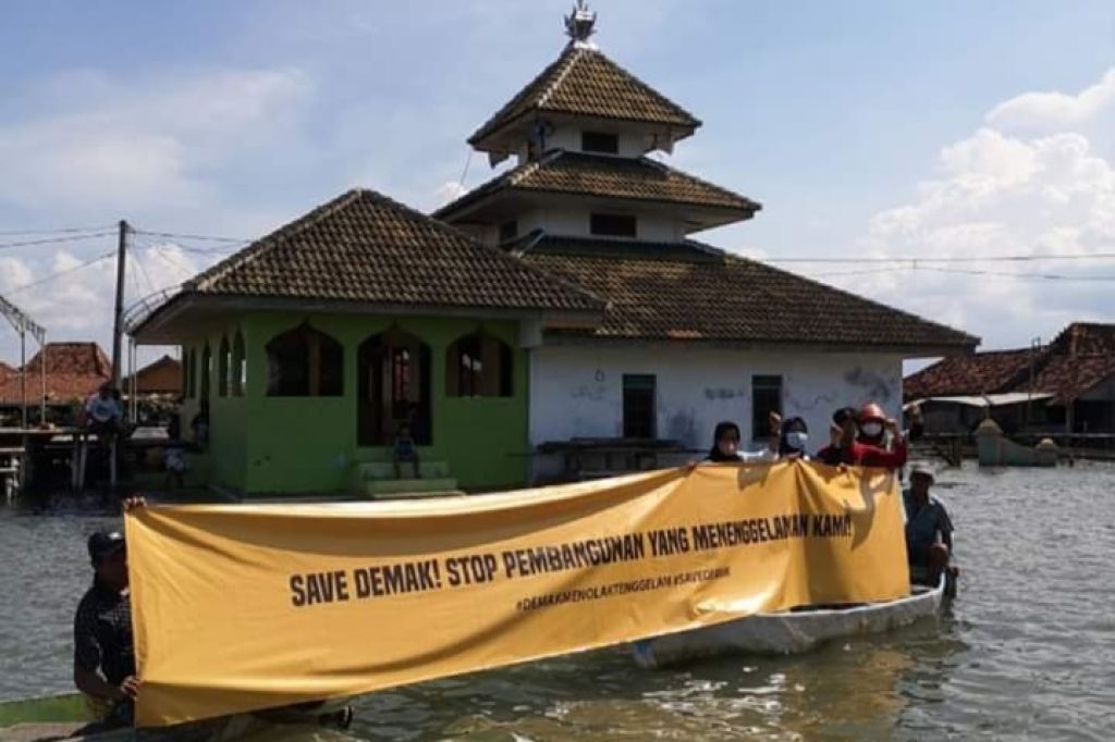 Penolakan warga Desa Morodemak