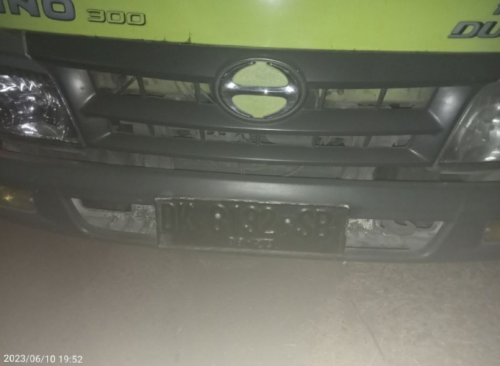 Salah satu armada yang dibuat "ngangsu" BBM di Pasuruan berplat nomor DK 8132 SB