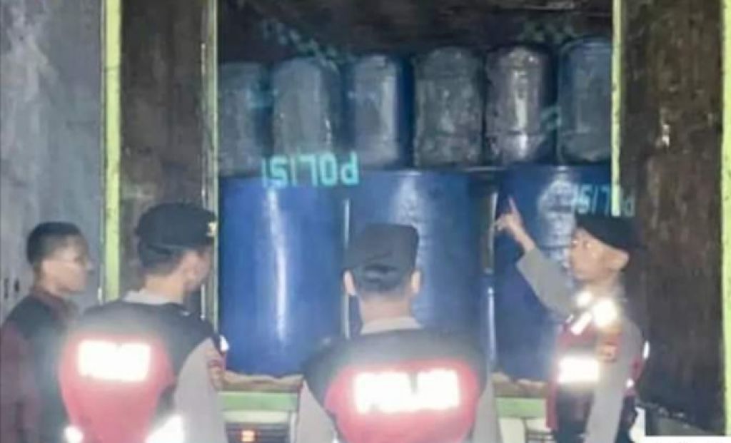 Kendaraan pembawa solar diamankan Polres Sinjai