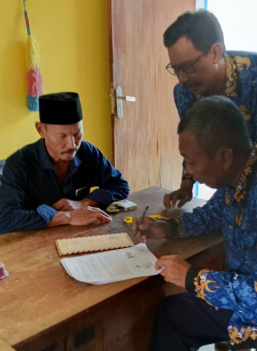 Suhrondi saat mengadukan P2KD