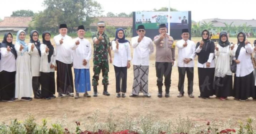 AKBP M. Fahri Siregar, beserta Forkopimda turut serta dalam upacara peringatan Hari Santri Nasional 