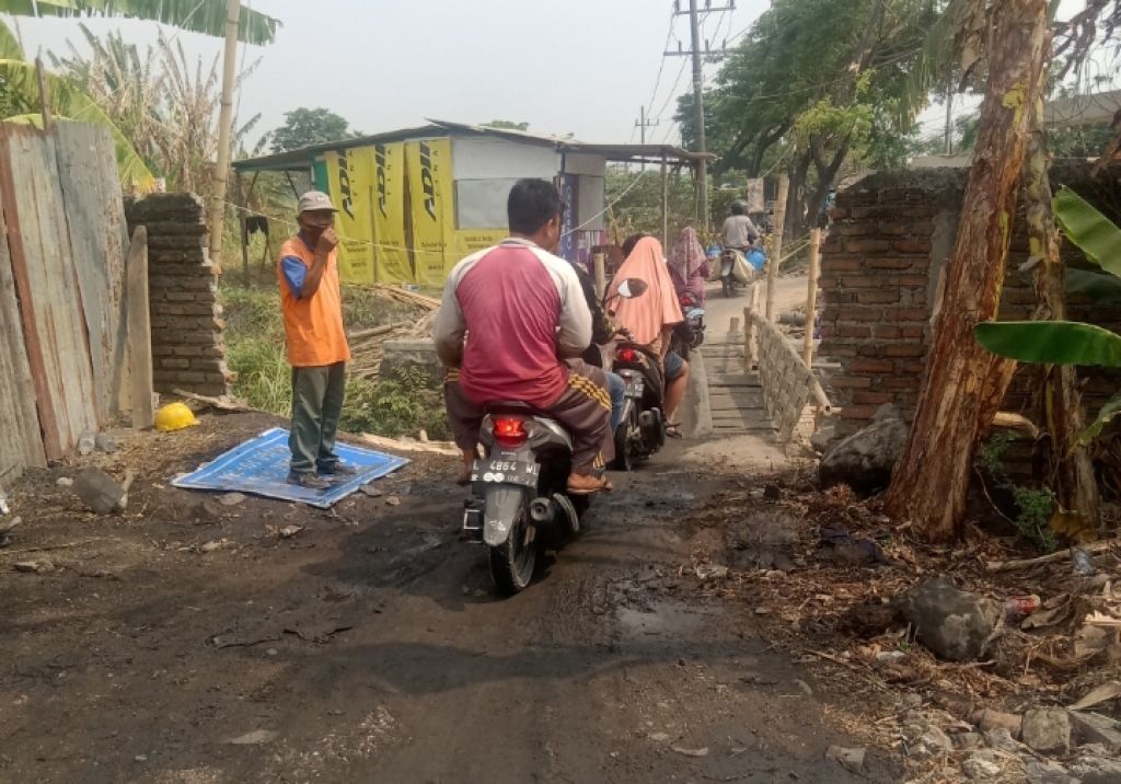Kendaraan roda 2 sudah bisa melintasi Jembatan Bringkang