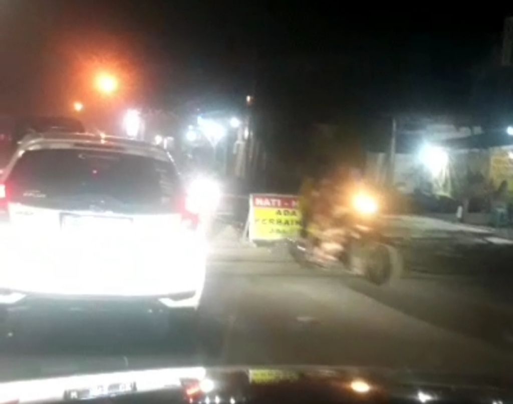 Pekerjaan pelebaran Jalan Menganti - Lakarsantri