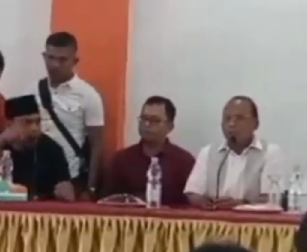 Sugeng Riyanta saat dipermalikan Ketua DPRD Tapanuli Tengah
