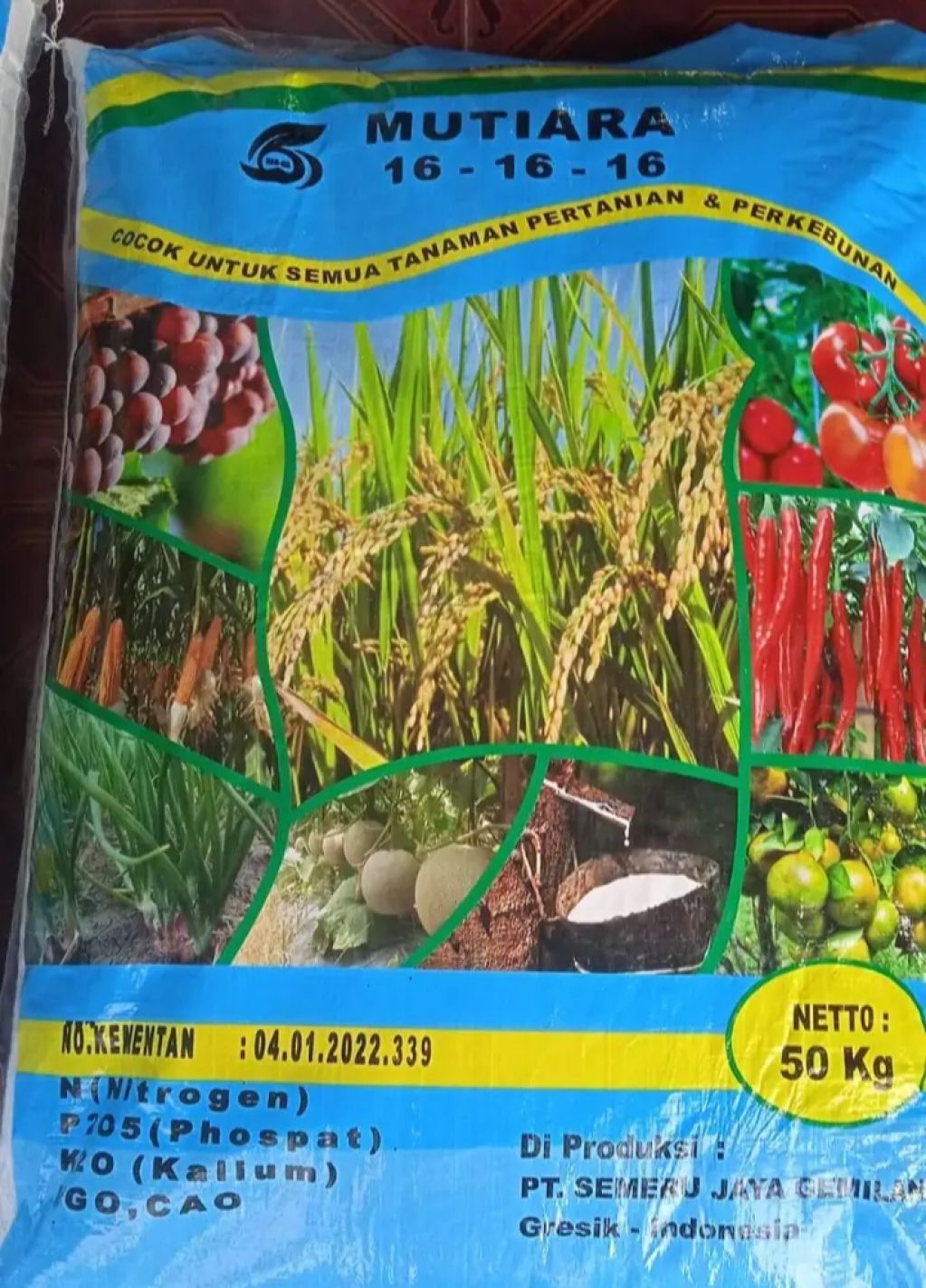 Pupuk merk Mutiara yang diproduksi PT Semeru Jaya Gemilang