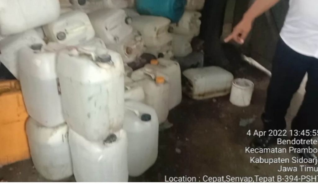 Jerigen yang digunakan untuk menampung thinner