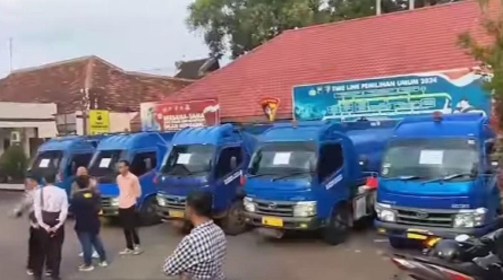 5 truk tangki yang diamankan di Polres Pasuruan Kota