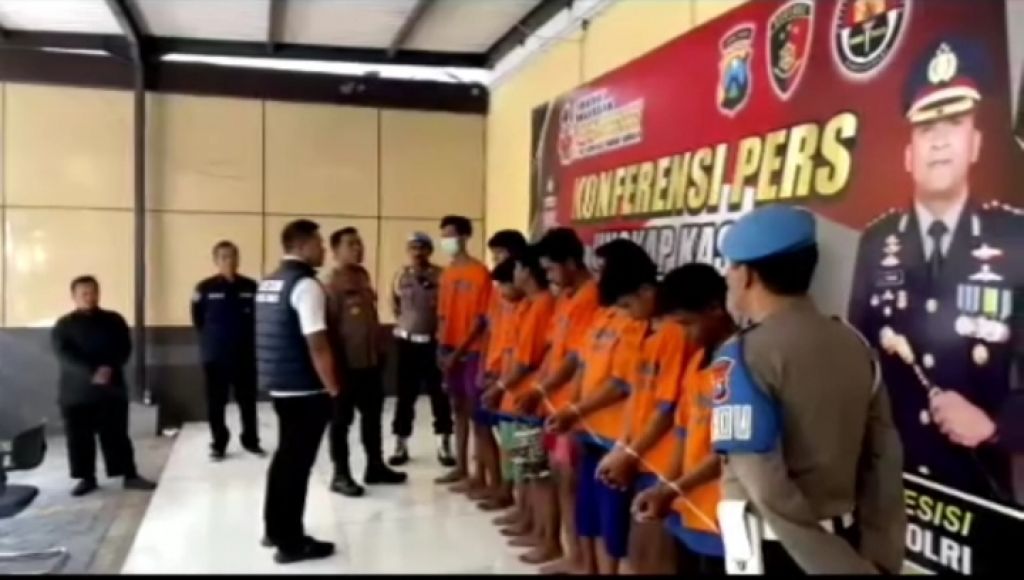 Para anggota Gengster