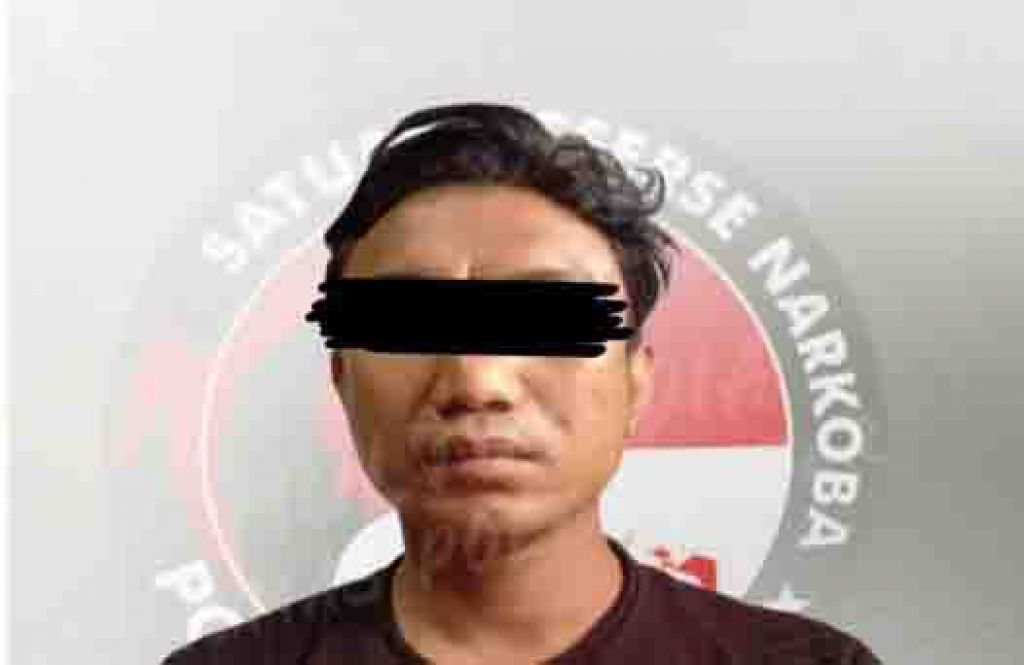 PA (33 tahun) yang tercatat sebagai warga Desa Dangdeur
