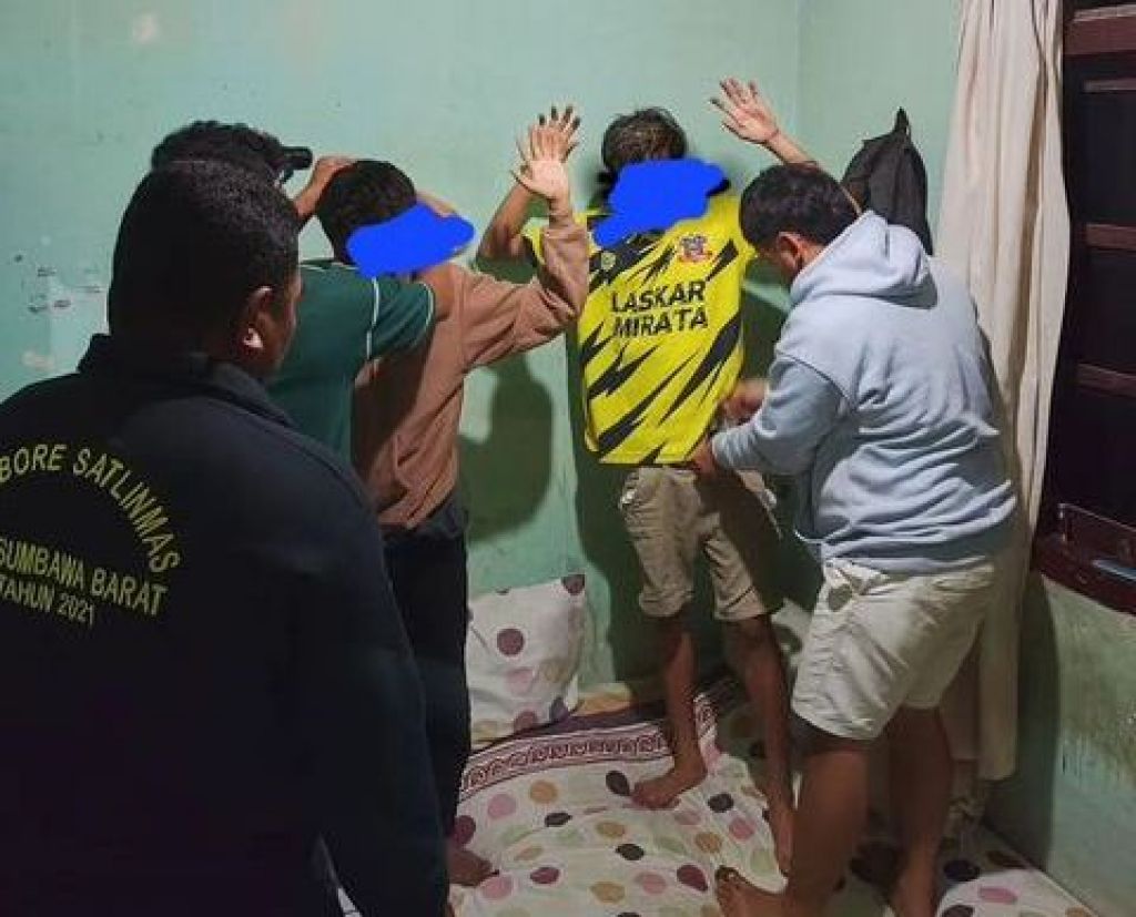 Penangkapan terhadap terduga pelaku tindak pidana menguasai Narkotika