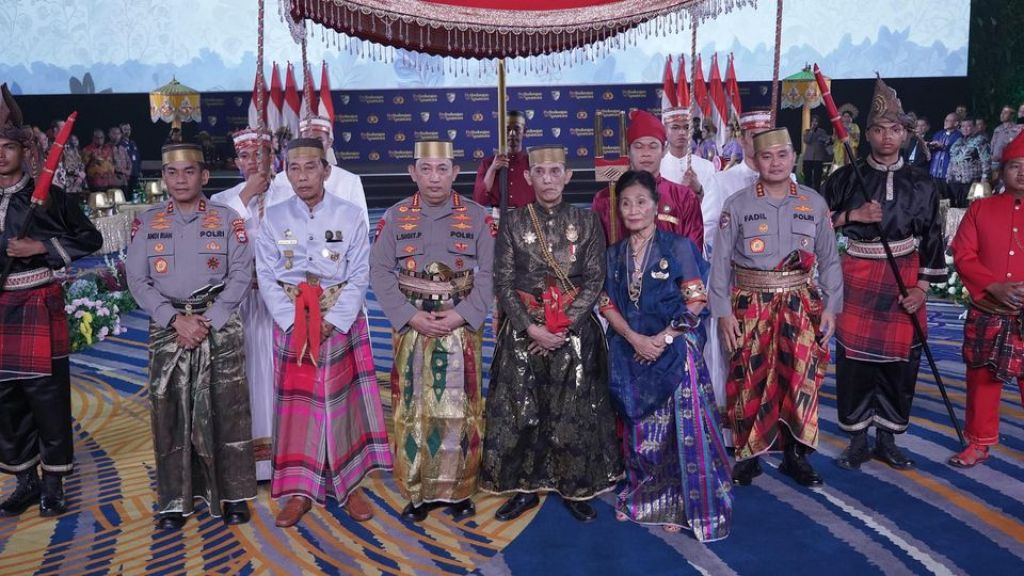 Kapolri Jenderal Listyo Sigit Prabowo dianugerahi gelar Raja