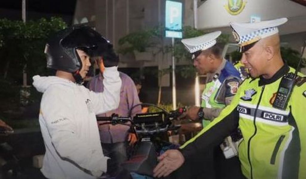 32 pengendara sepeda motor dan seorang pengemudi mobil yang memodifikasi kendaraannya