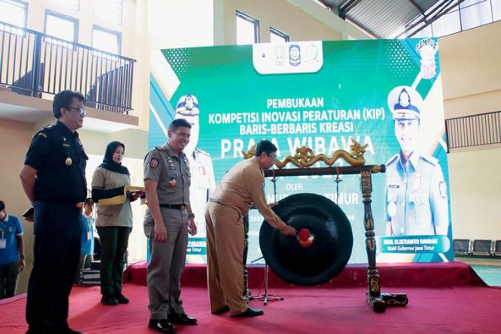 Kompetisi Inovasi Peraturan Baris Berbaris (KIP) Kreasi Piala Gubernur Jawa Timur Praja Wibawa Cup Tahun 2023