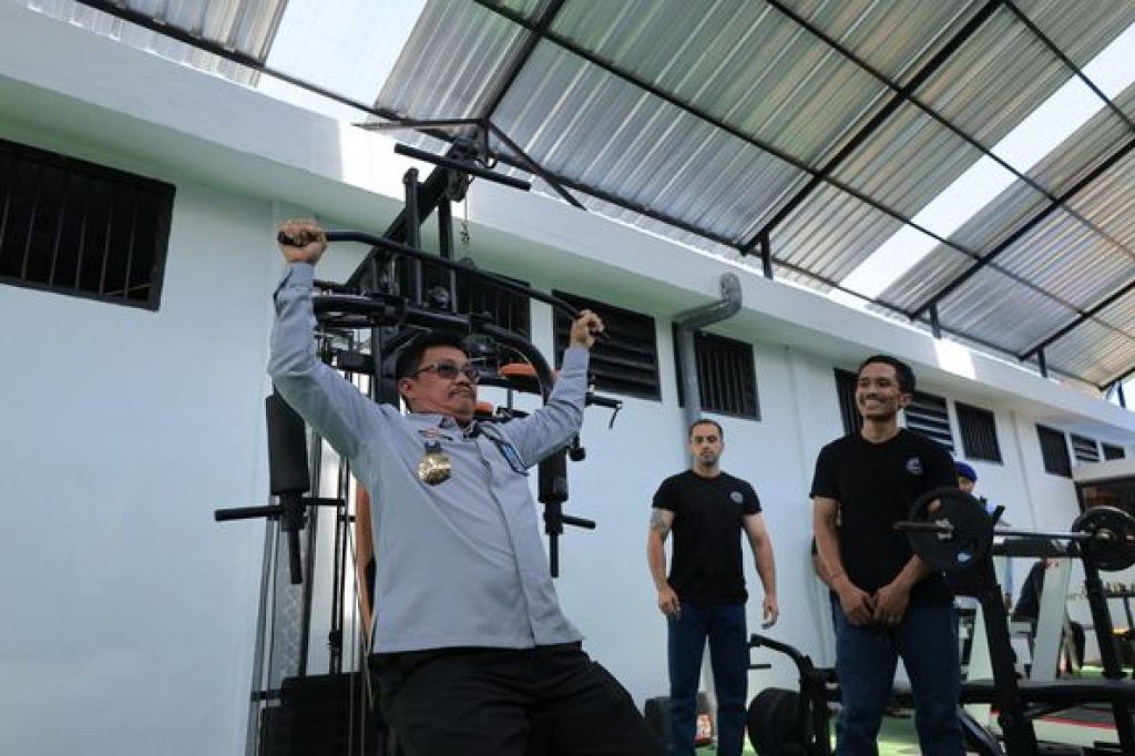 Sarana olahraga/ sport center sebagai wadah pembinaan jasmani bagi pegawai maupun warga binaan