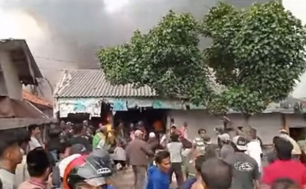 Kebakaran Pasar Leces