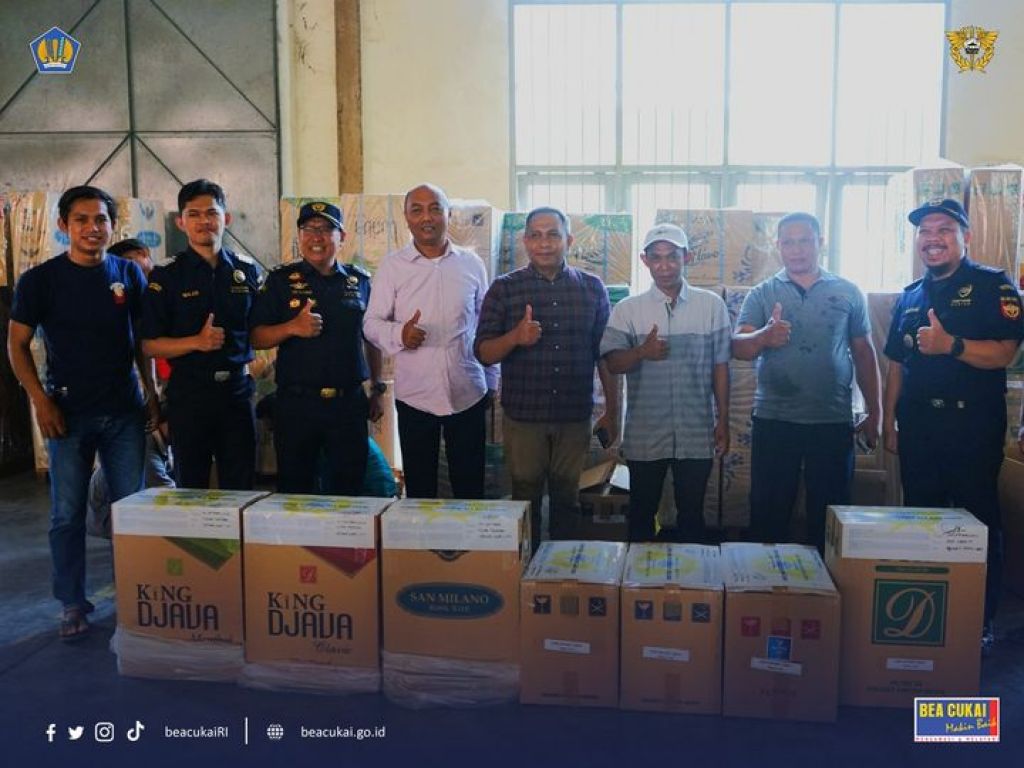 Bea Cukai Madura berhasil mengantarkan ekspor jutaan batang rokok ke Timor Leste