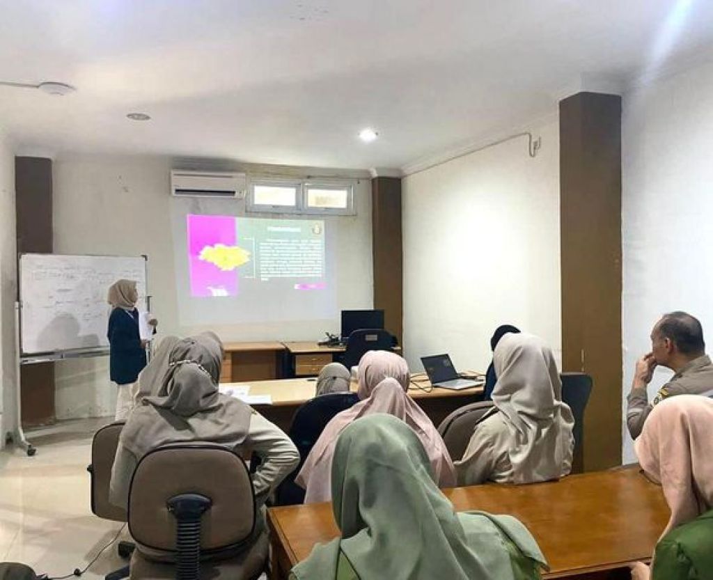 Mahasiswa Universitas Brawijaya paparan laporan hasil PKL